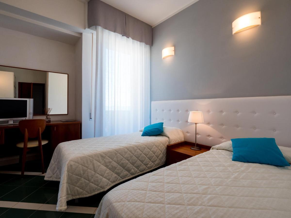 Hotel Metropol 세니갈리아 외부 사진