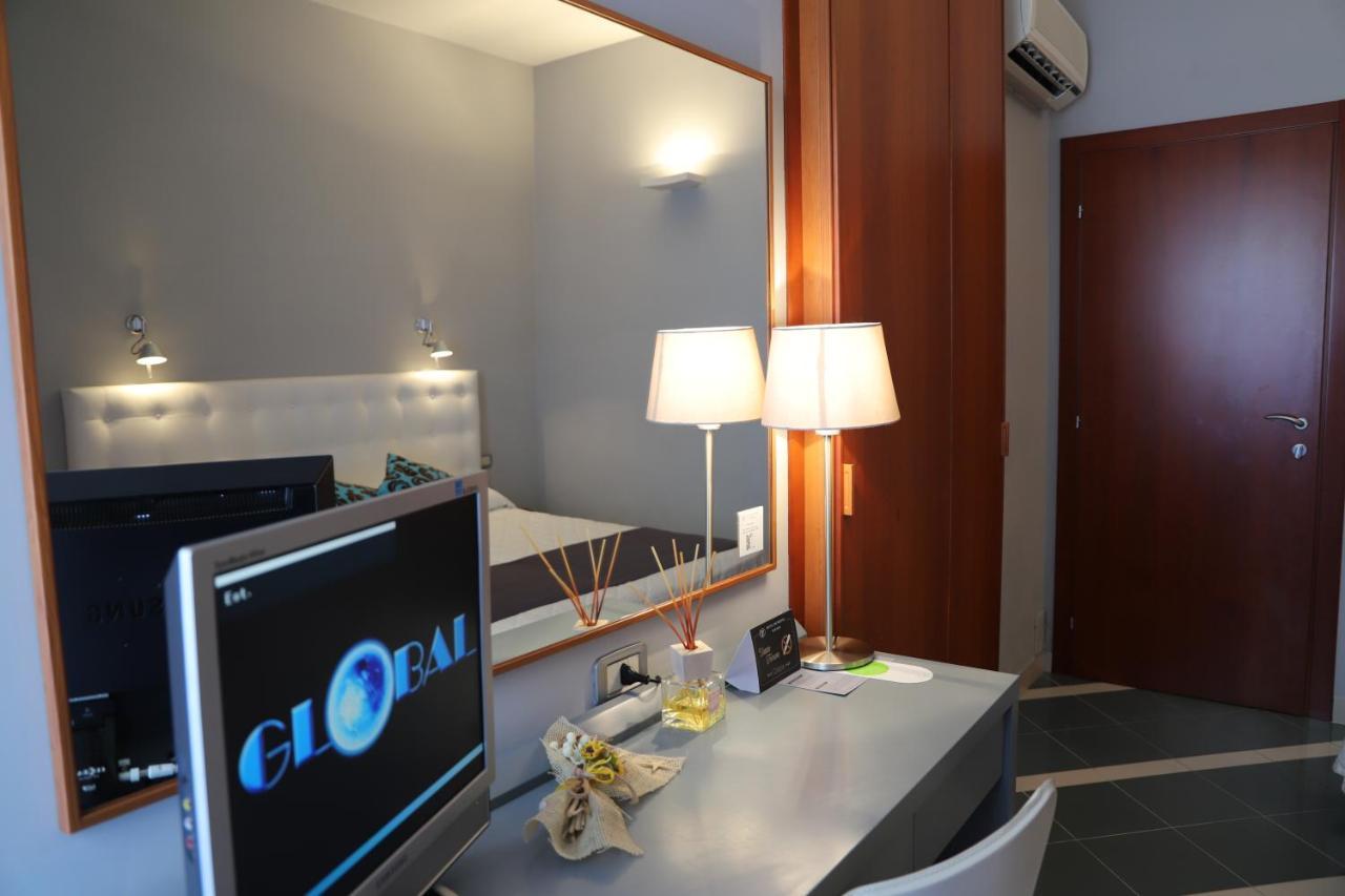 Hotel Metropol 세니갈리아 외부 사진