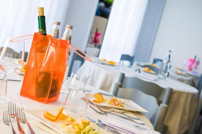 Hotel Metropol 세니갈리아 외부 사진